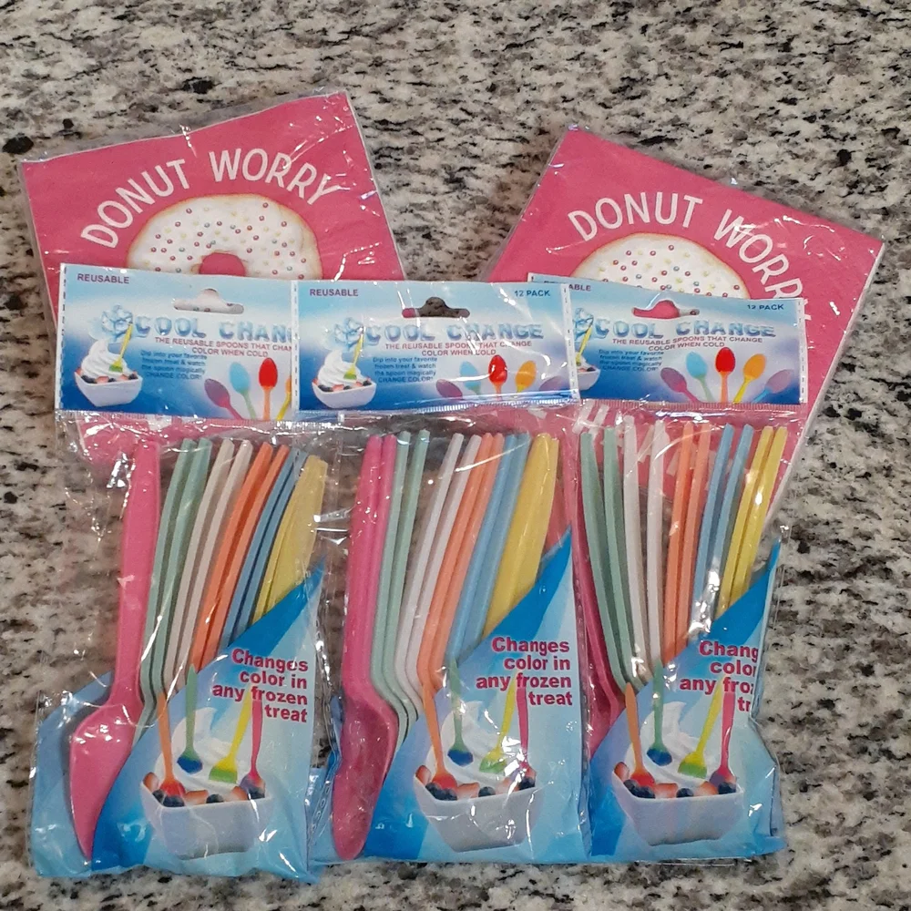 Color-Changing Dessert Spoons + Donut Worry Paper Party Napkins Bundle New!